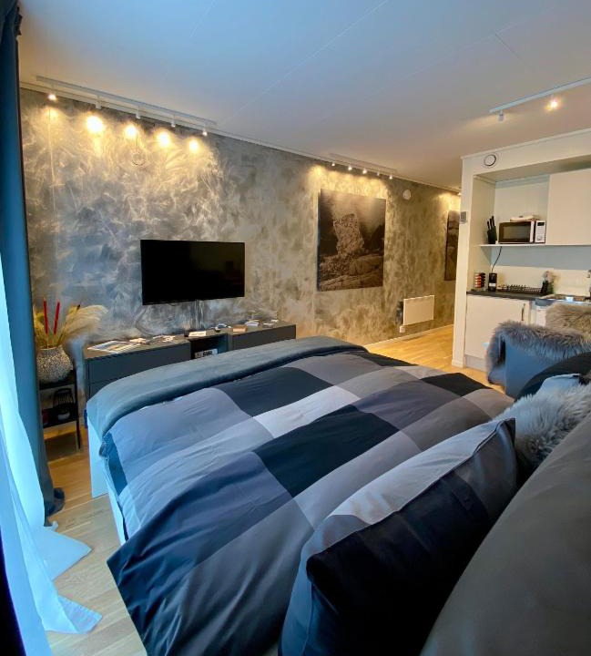 Strand Apartment | Experience A Cozy Getaway - Modern Studio - Fast WiFi - Free Parking - 19km to Pulpit Rock