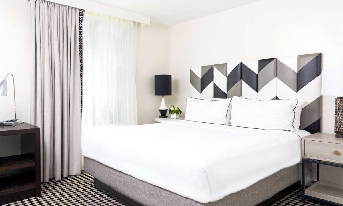 Norma Triangle Hotel | Experience a Luxurious Stay with Balcony, Rooftop Swimming Pool, Pet-friendly