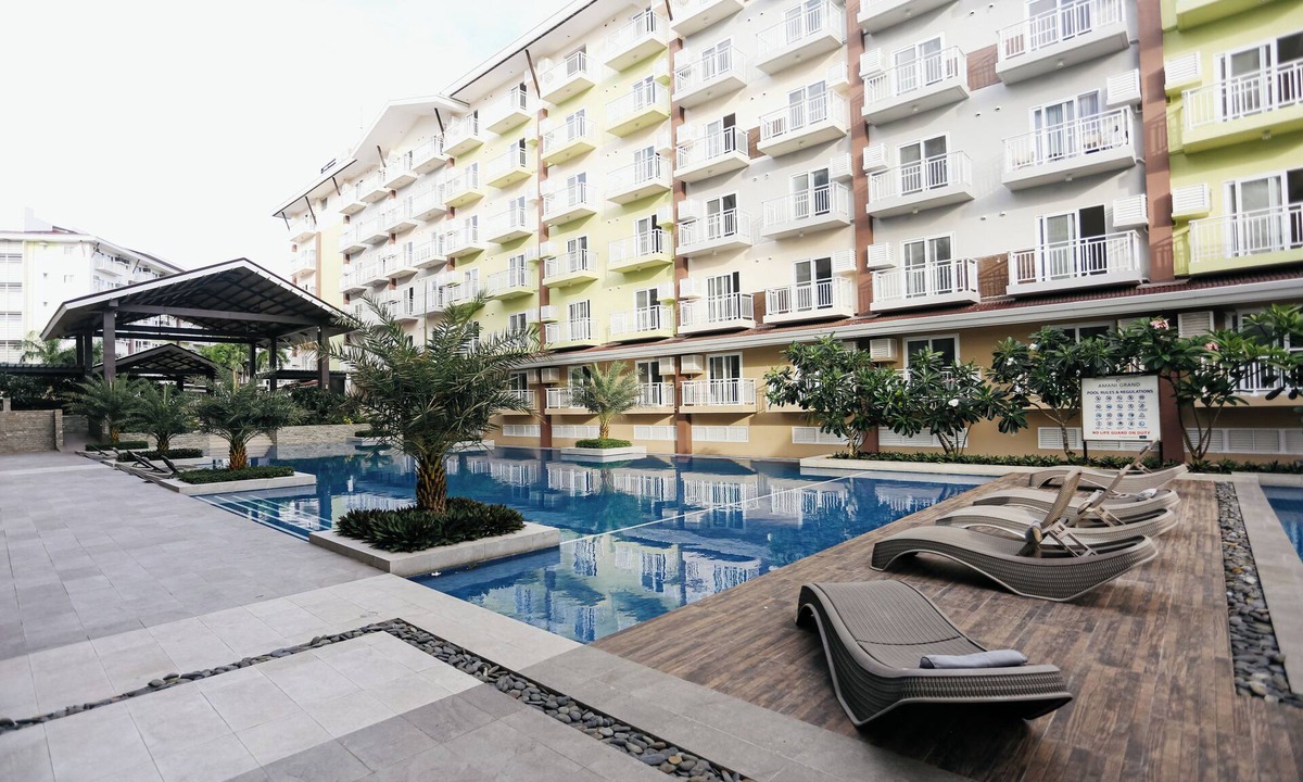 Mactan Export Processing Zone Condo | Experience affordable luxury in our cozy & homey staycation layover pad.