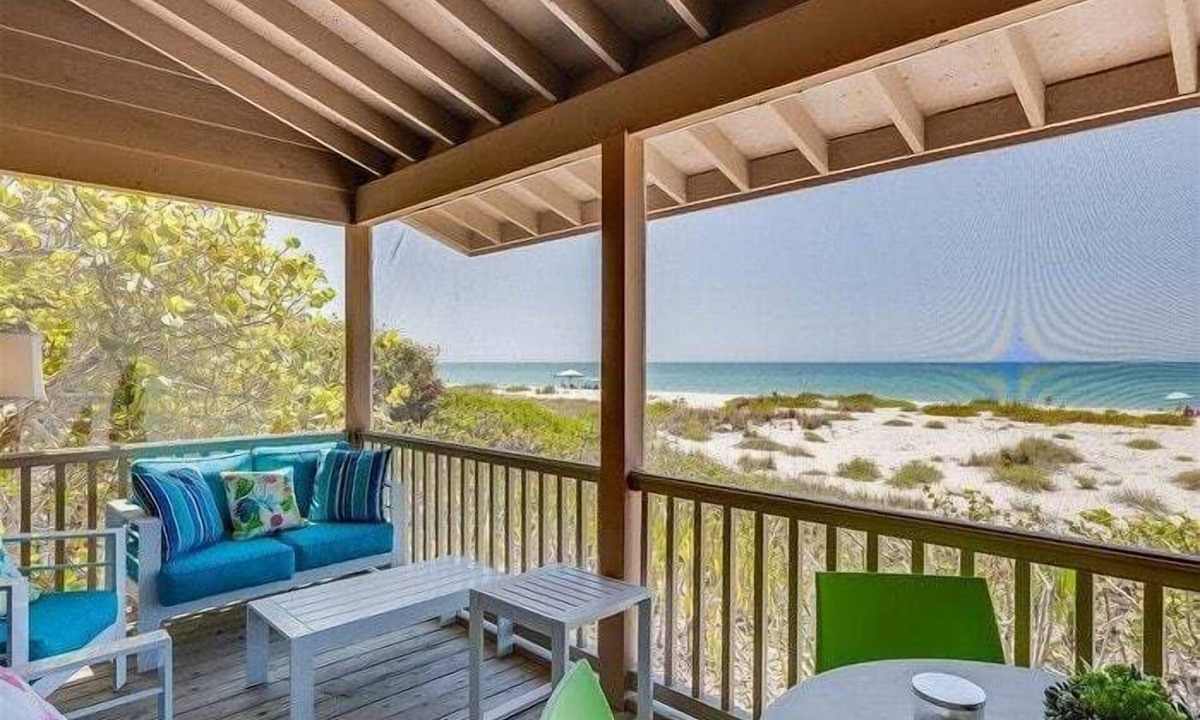 Boca Grande House | Experience beachfront luxury in a spacious 3-bedroom, 2-bath townhome in Boca Grande.