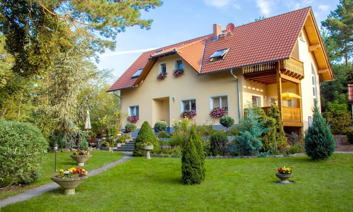 Rahnsdorf Apartment | Experience Berlin near the forest and lake