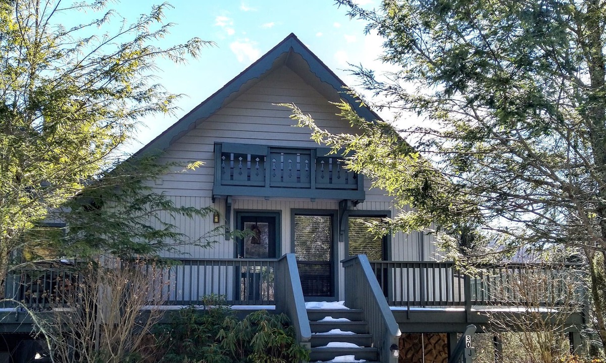 Sky Valley Ski Chalet | Experience Breathtaking Sky Valley & the Northeast Georgia Mountains!