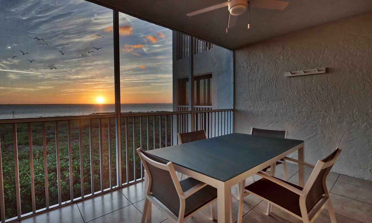 Captiva Villa | Experience breathtaking views of Pine Island Sound from the stunning Bayside Villa 5220