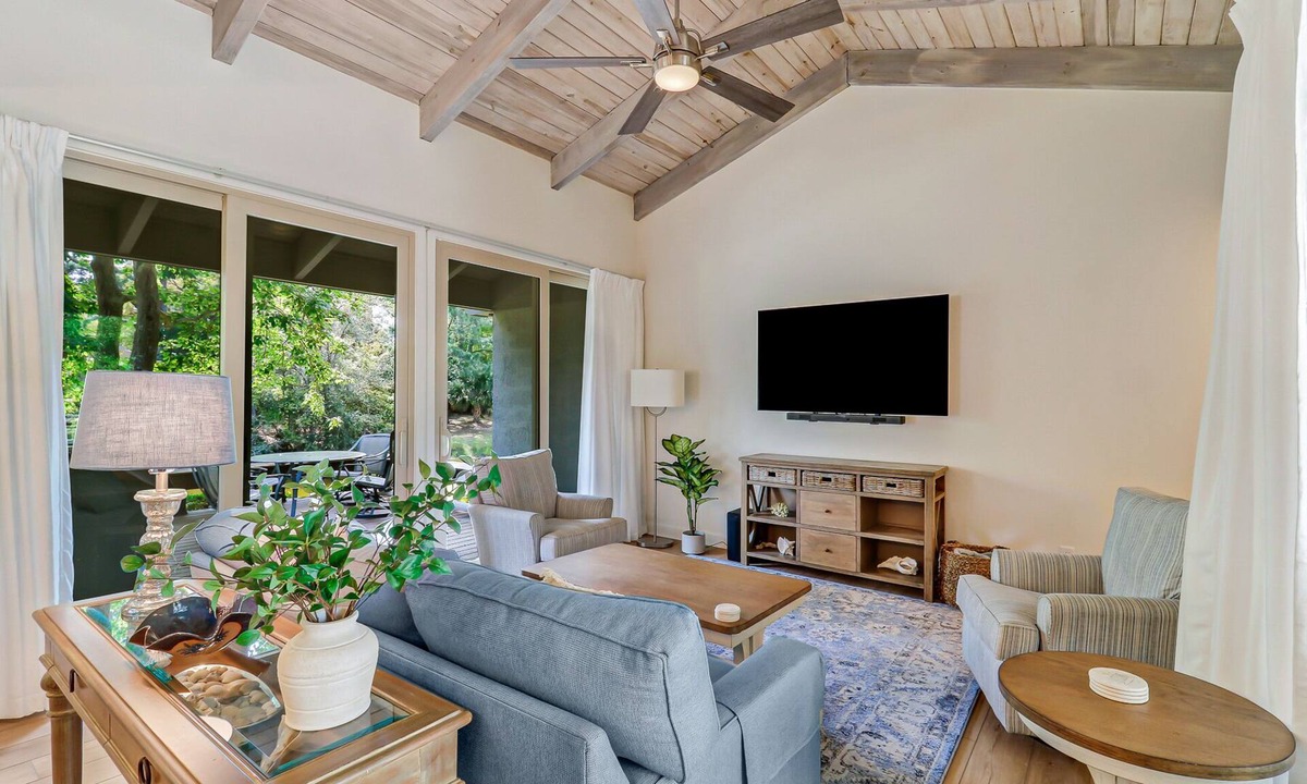 South Beach Villa | Experience Coastal Elegance: Newly Renovated Villa in South Beach Marina
