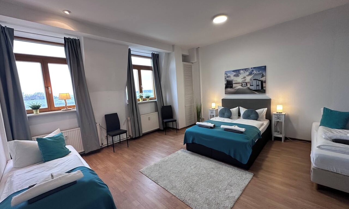 Kropeliner-Tor-Vorstadt Apartment | "Experience Coastal Comfort: Hafenkante Apartment in Rostock Awaits!"