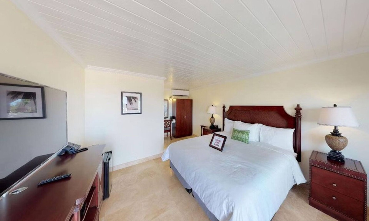 Estate East Street Hotel | Experience Historic Town Vibes in an Elegant and Charming Classic Guest Room