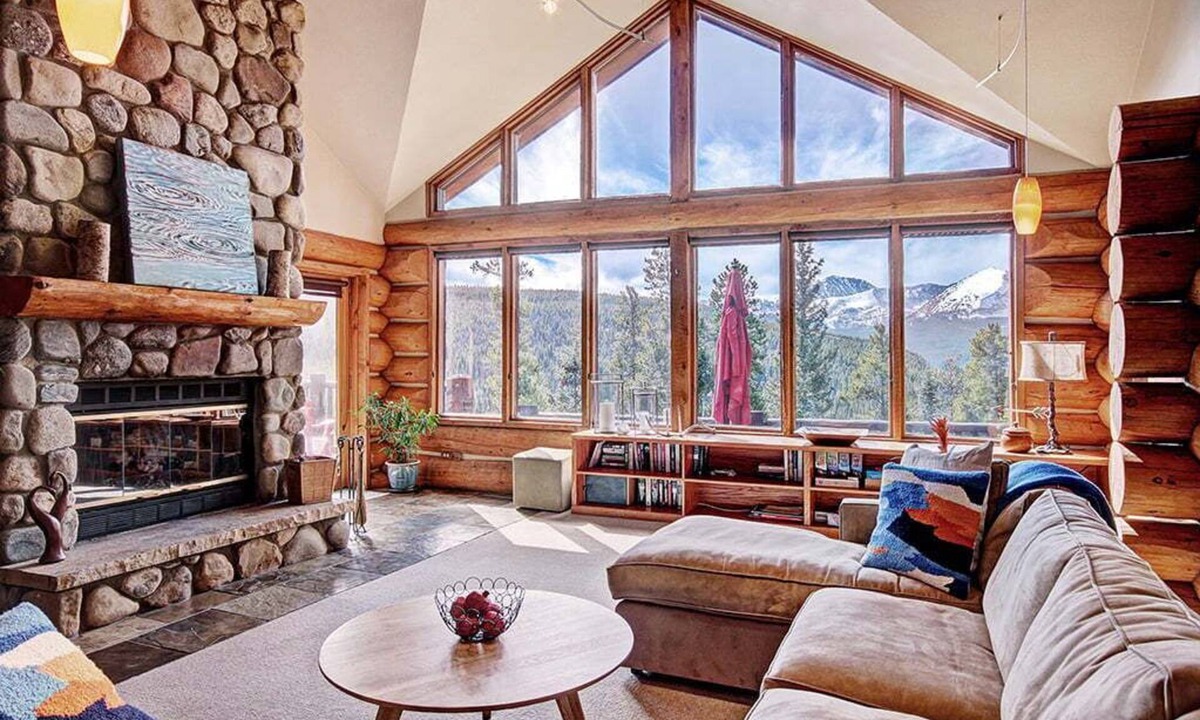 Baldy Mountain House | Experience luxury at 10 Southface, a spacious 4BR home in Breckenridge with mountain views.