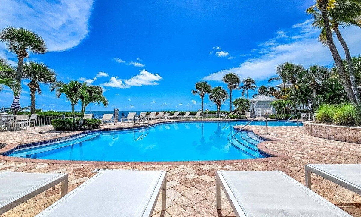 Islamorada House | Experience luxury at Angler's Reef 150 in scenic Islamorada—perfect for families!
