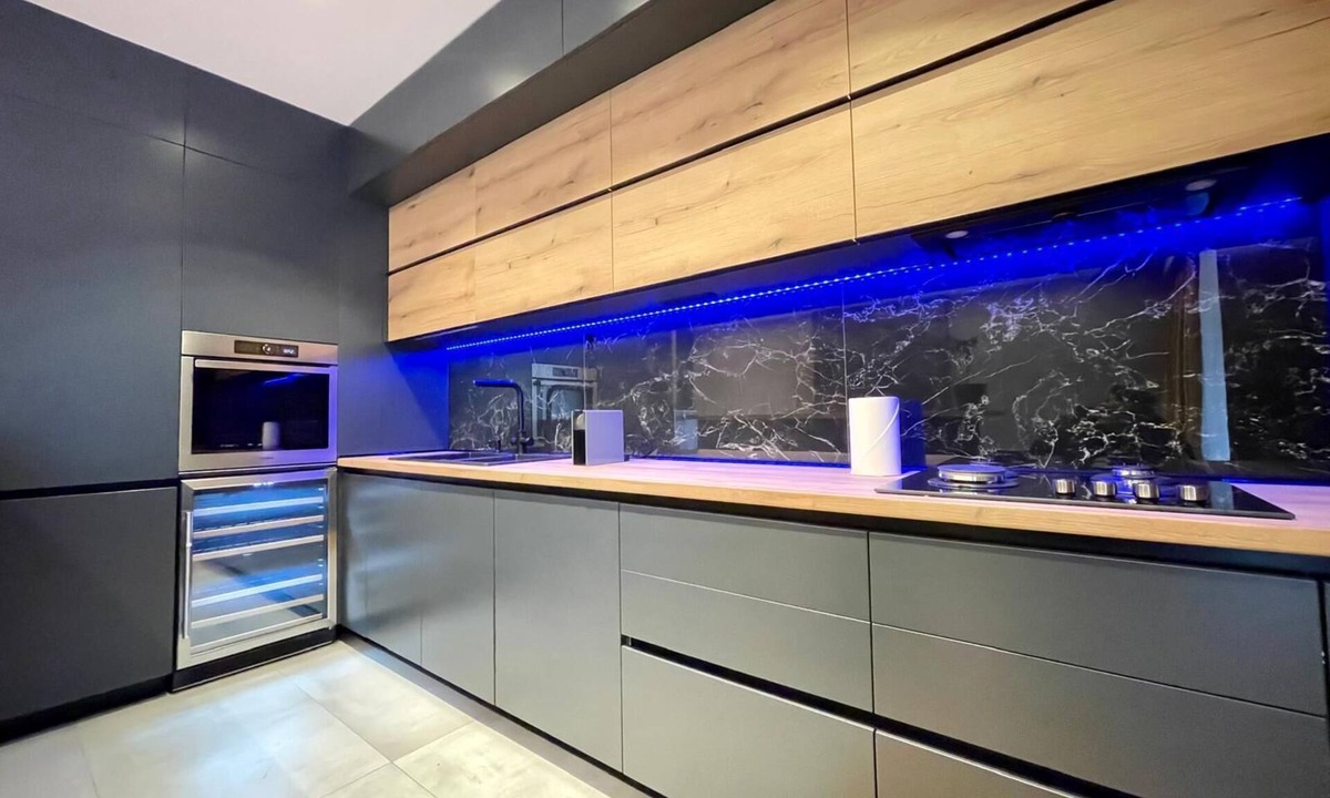 Sector 3 Apartment | "Experience Luxury and Comfort at Lebada Lake Residence, Romania!"