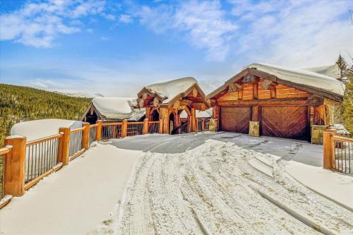 Baldy Mountain House | Experience luxury at Clowsgill Holme, a spacious 5-bedroom retreat in Breckenridge!