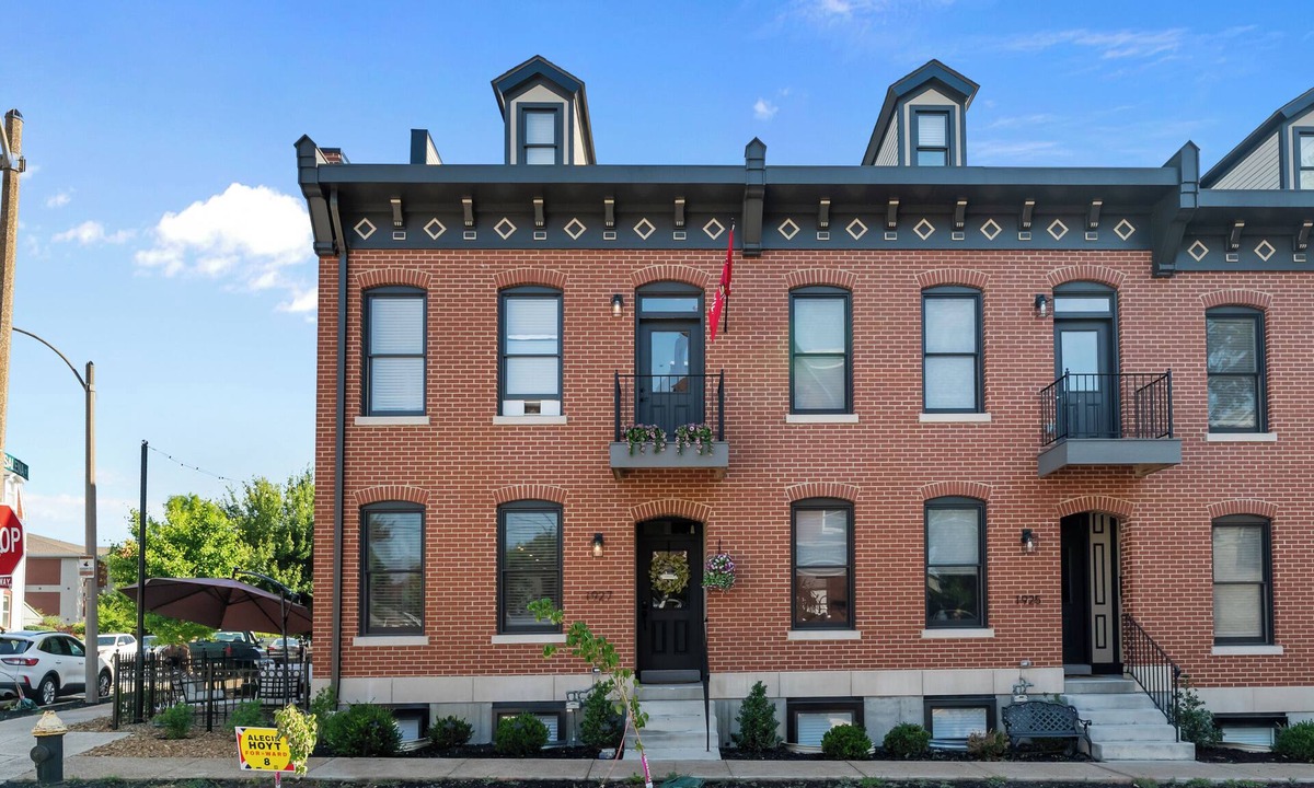 Benton Park House | Experience Luxury - just steps away from live music & food