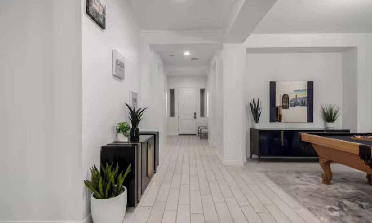 Glendale House | Experience Luxury Stay 5bedrooms. 5beds. 3baths