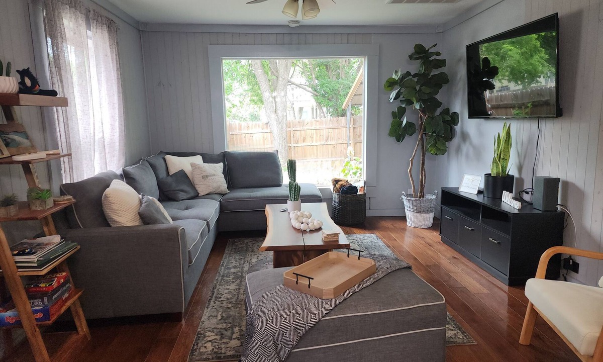 Bandera House | Experience modern comfort and Western charm at The Waller House in Bandera, the Cowboy Capital! This stylish 3-bed, 3-bath home comfortably fits 6 guests. Features a fully fenced yard, a modern kitchen, and is just a one-block walk to Main St.