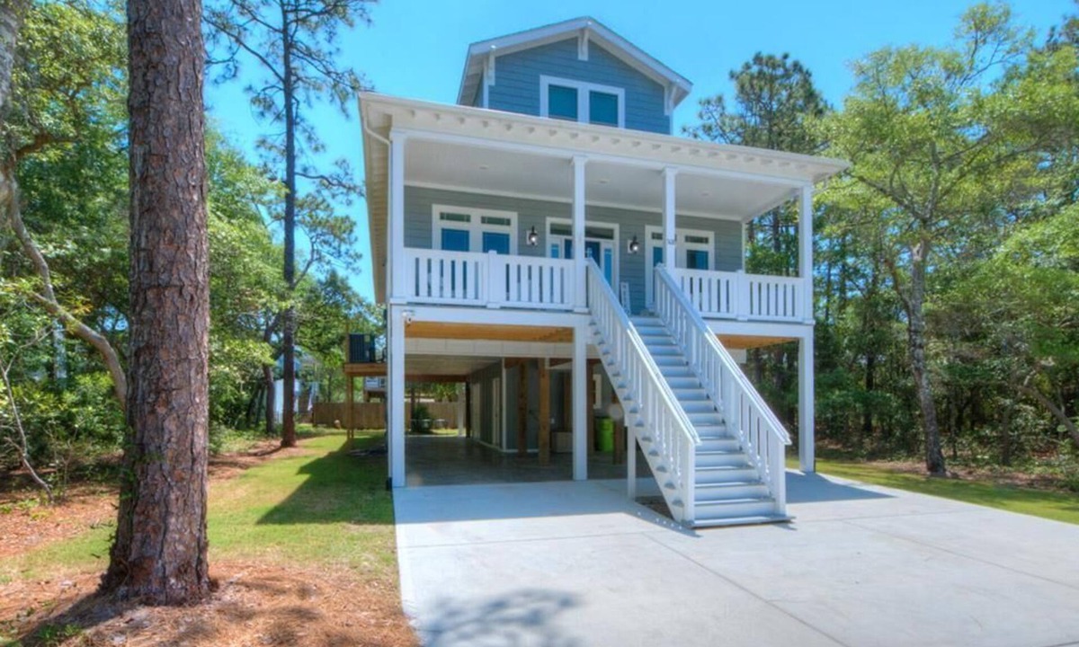 Tranquil Harbour House | Experience Oak Island's Crystal Pearl: a spacious 3-bedroom retreat for families and pets.