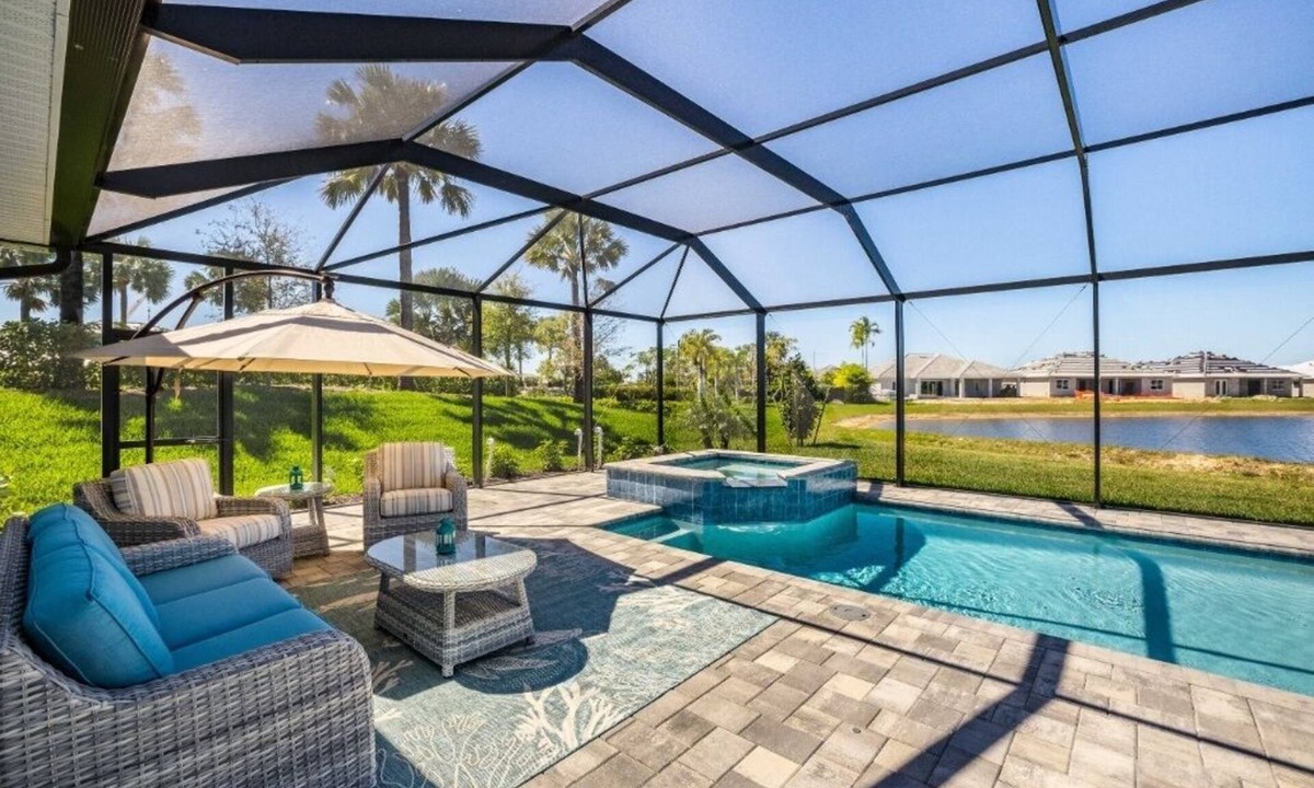 Naples House | EXPERIENCE RESORT-STYLE LIVING IN THE HEART OF NAPLES RESERVE