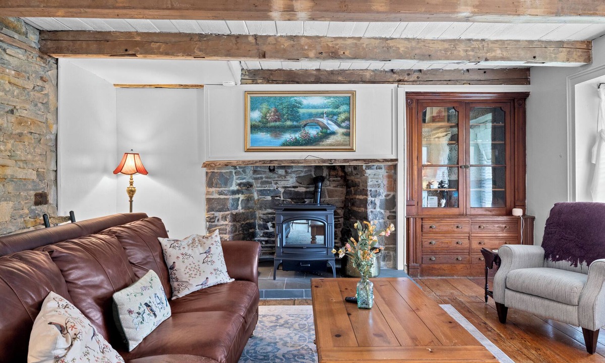Clintondale House | Experience Rich History&Relax at a Delightful Residence Center ofNYHudson Valley