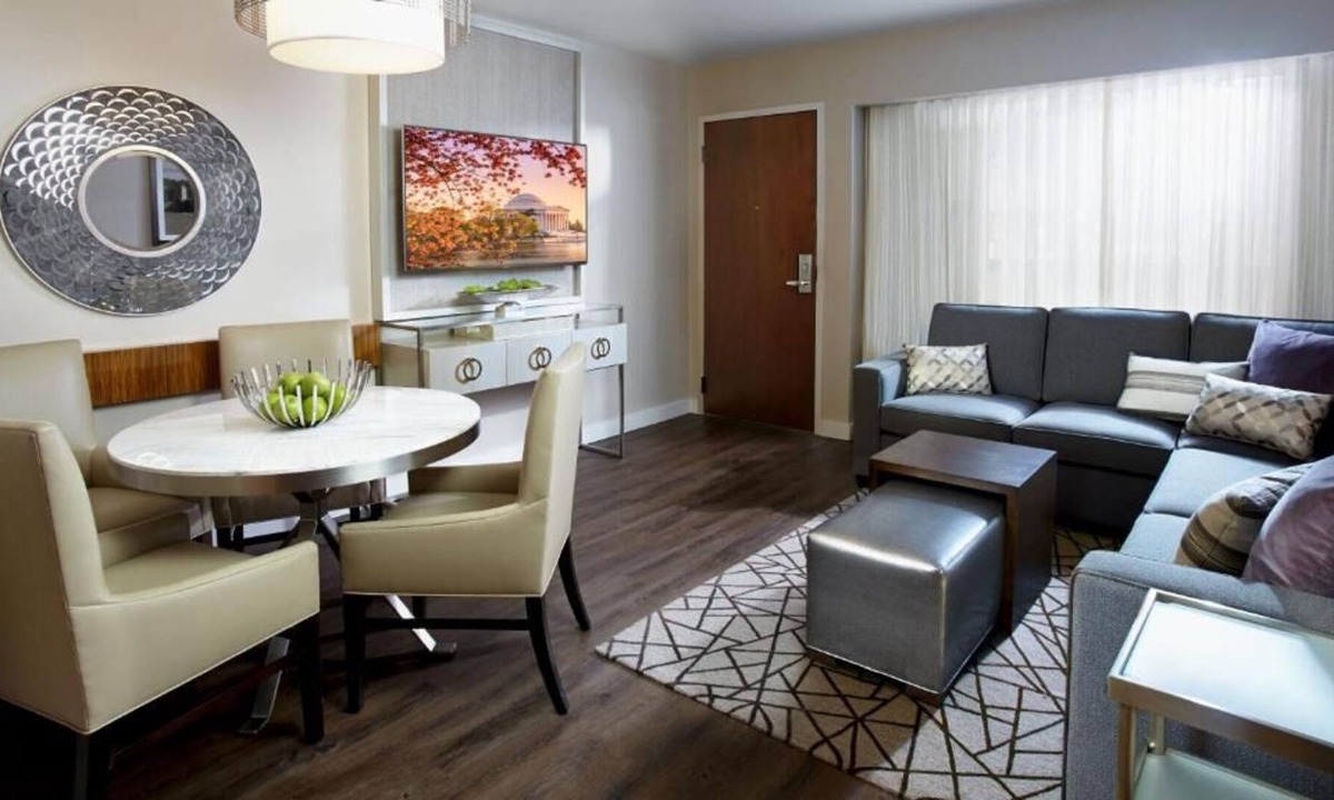 West End House | Experience Soothing Moments & Luxury! Parking, Onsite Pool