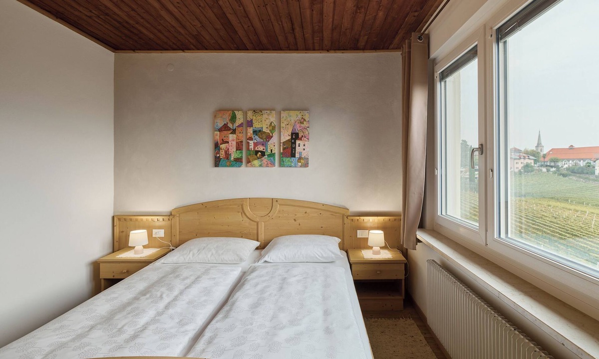 Caldaro Sulla Strada del Vino Apartment | Experience South Tyrol in Kaltern, Apartment Rosengarten, balcony, central location