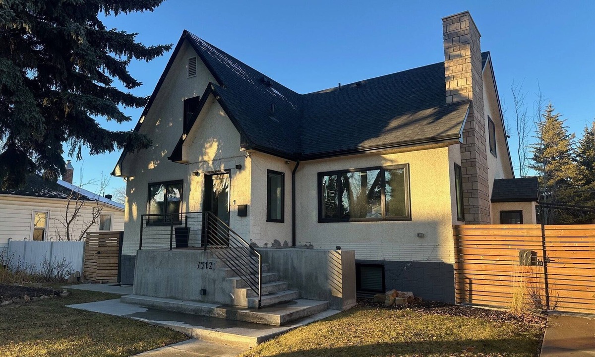 Edmonton House | Explore Amazing Holyrood from this Outstanding 3-BR house with Hot Tub!