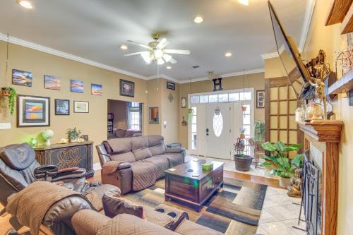 Long Beach House | Explore Gulf Coast & Beyond! Home w/Yard & Games