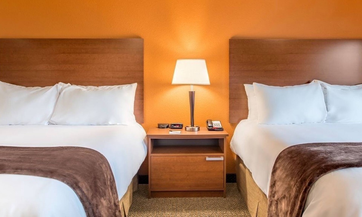 Monaca Hotel | Explore Nature Trails & Nearby Shops from a Cozy Pet-Friendly Room