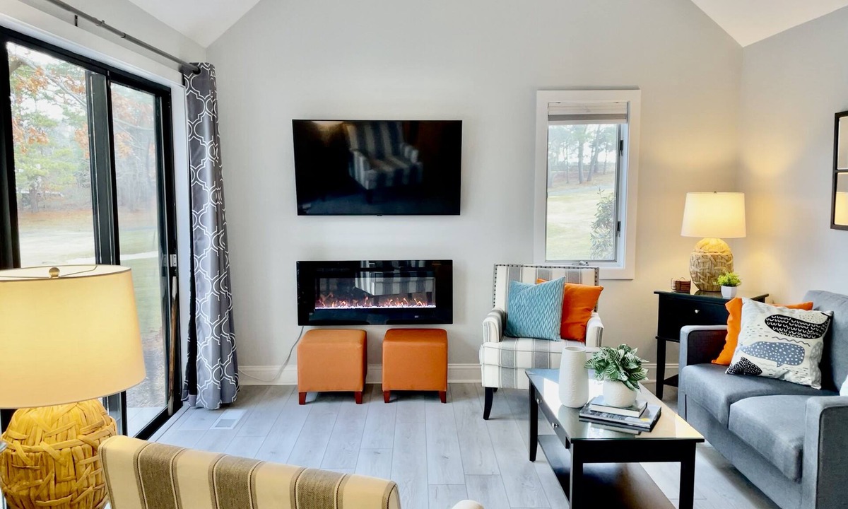 Mews Village House | EXPLORE NEW SEABURY'S YEAR ROUND CHARM - Views + Beach+ Pool+ Deck.