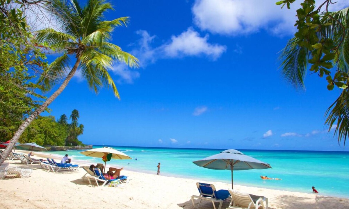 Rendezvous House | Explore Scenic Worthing Beach! Room w/Private Balcony & Kitchenette!