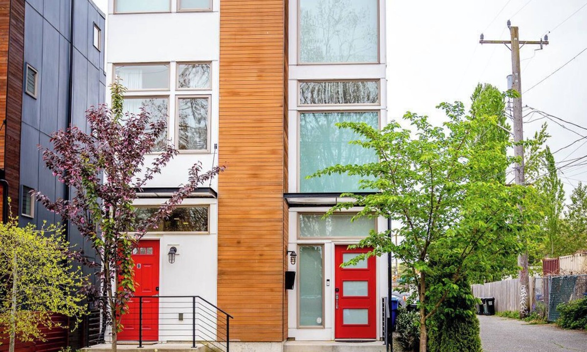 Mount Baker Apartment | Explore Seattle:Parking & Walk to Light Rail - NEW on VRBO + ABNB Superhost
