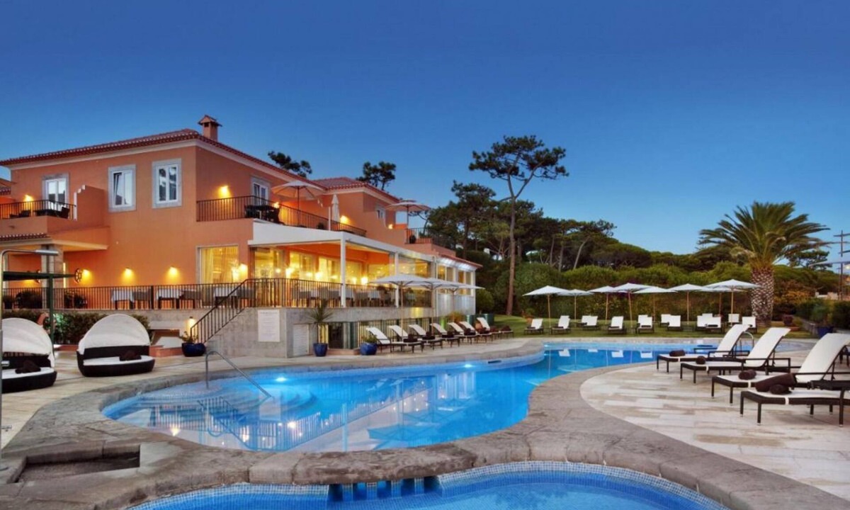Quinta da Marinha House | Explore the Charming Town of Cascais and the Wild Dunes of Guincho Beach!