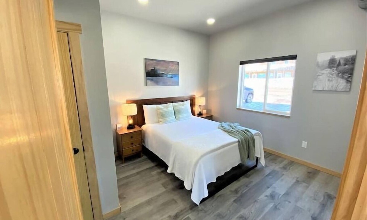 Chassell Apartment | Explore the Keweenaw ! Only 6 Miles to MTU!