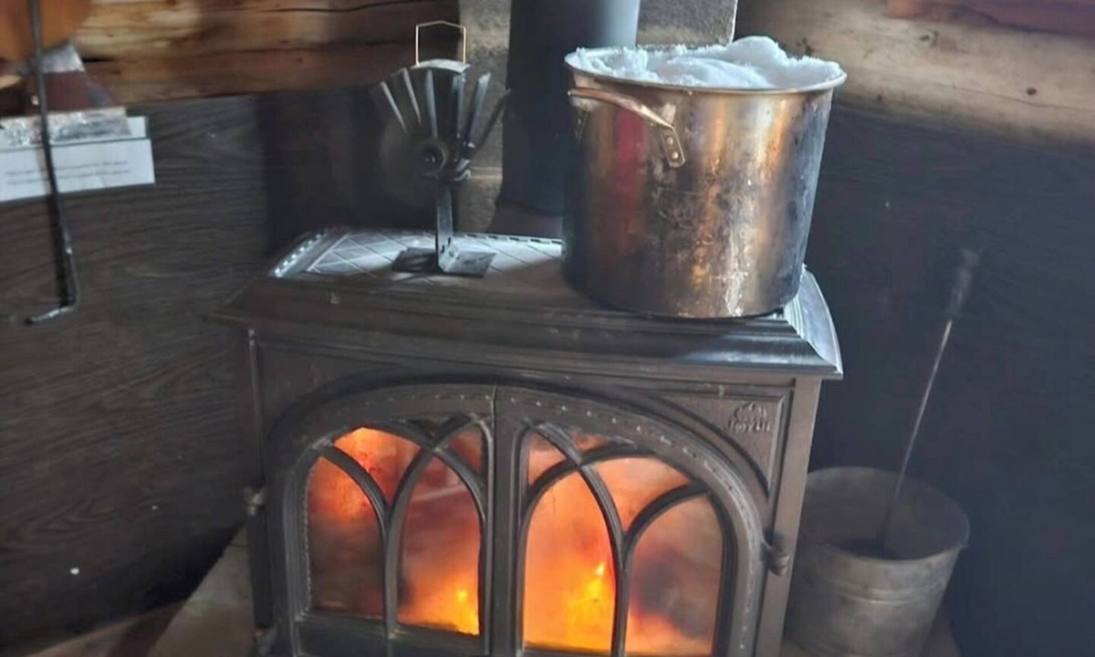 Carthage Cabin | Explore the mountains of western Maine from Colby's Cabin