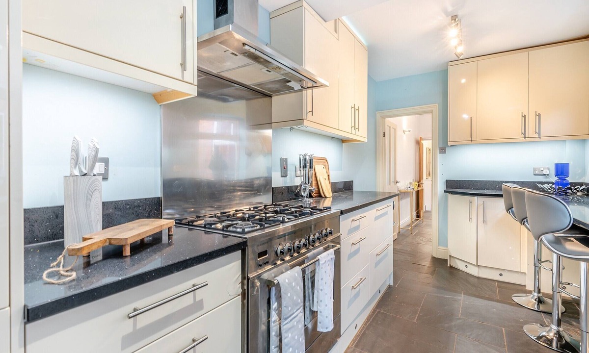 Spetchley Cottage | Explore this charming home away from home in a prime location, perfect for families and friends.