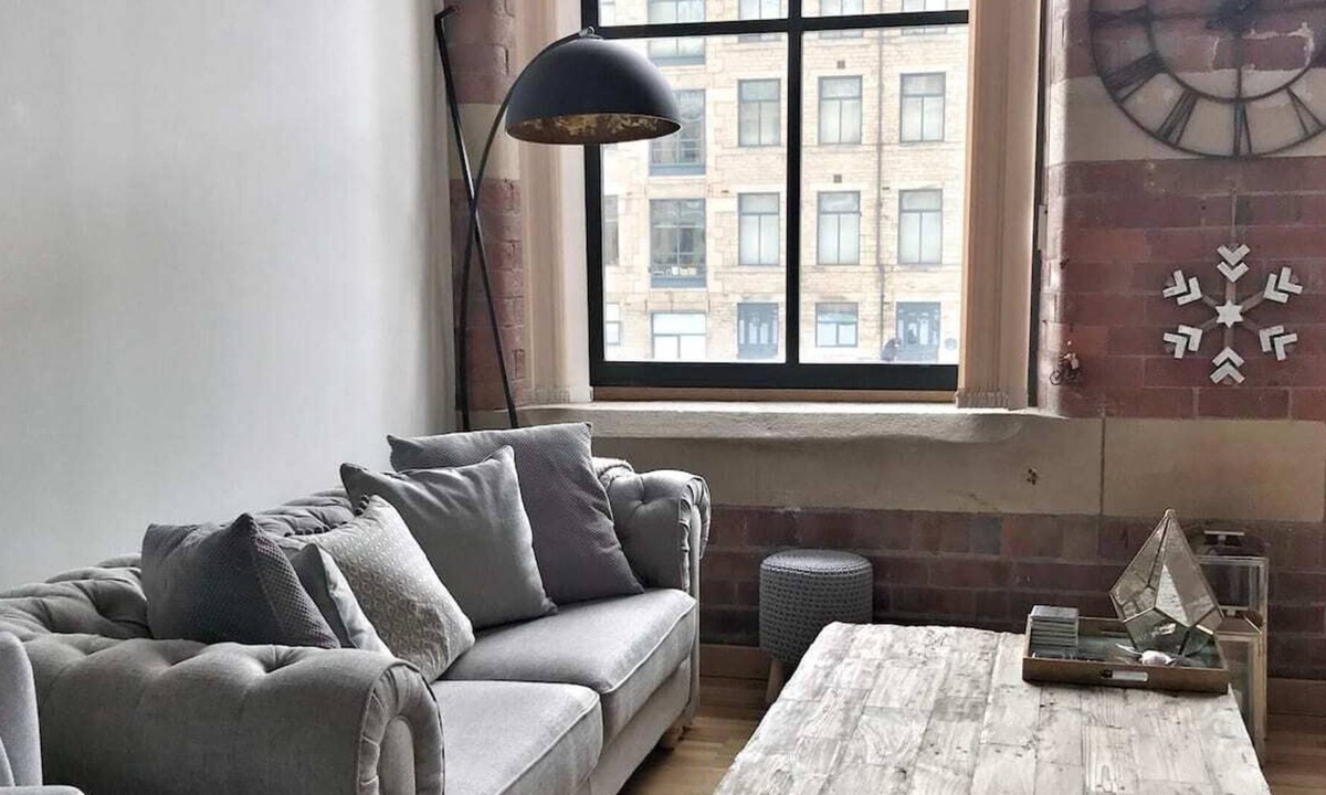 Shipley Apartment | Exposed brickwork, beautiful decor and well located for Saltaire