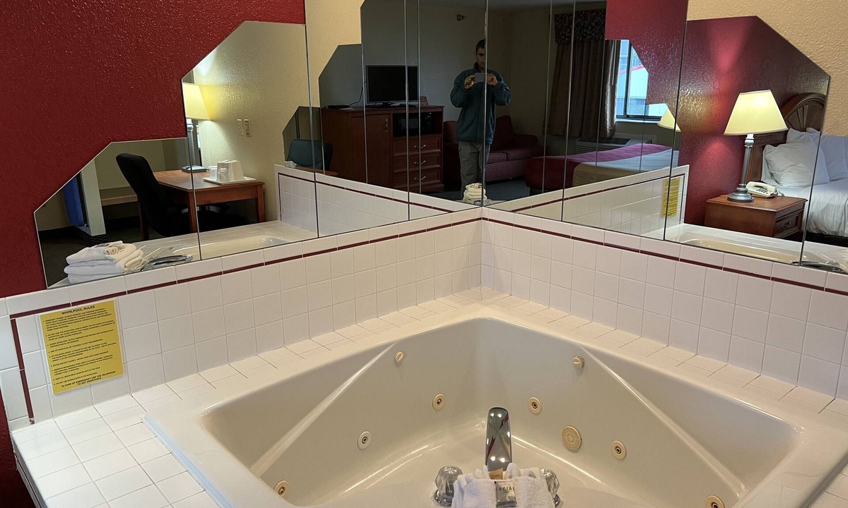 Decatur Hotel | Express Inn & Suites
