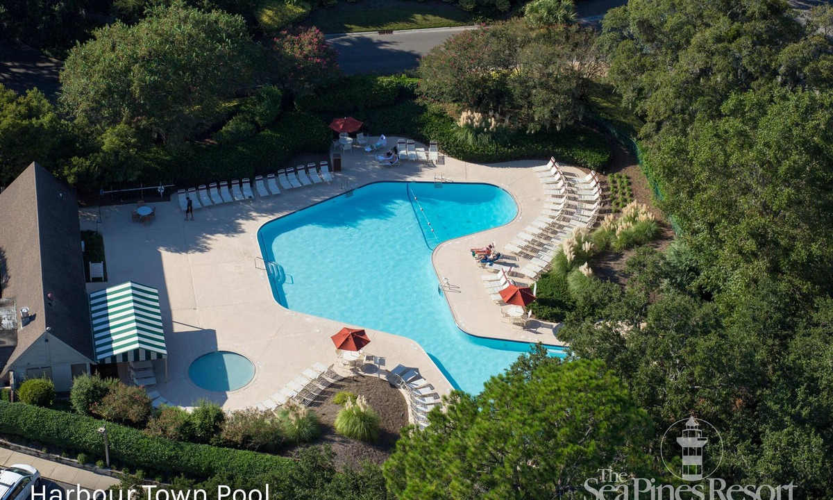 Beach Lagoon Villa | Exquisite 3-Bdrm Villa, short walk to the Ocean and Heron Point golf courses