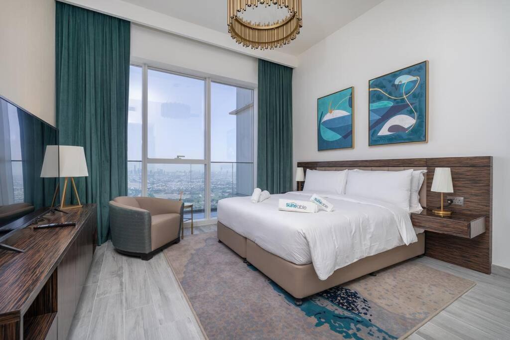Dubai Internet City Apartment | Exquisite Apartment Minutes Away from the Beach