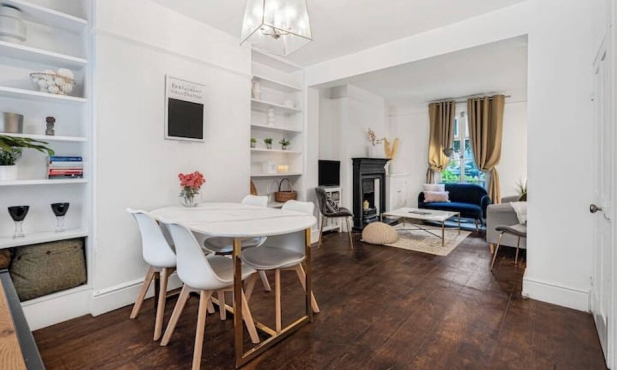 St Albans Cottage | Exquisite Central Cottage Fishpool Street 20 min train to London/10 min Luton