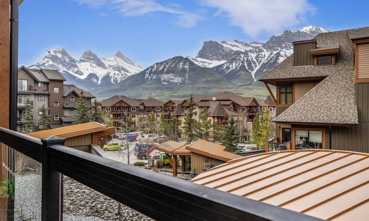 Canmore Apartment | Exquisite condo, Mountain Views