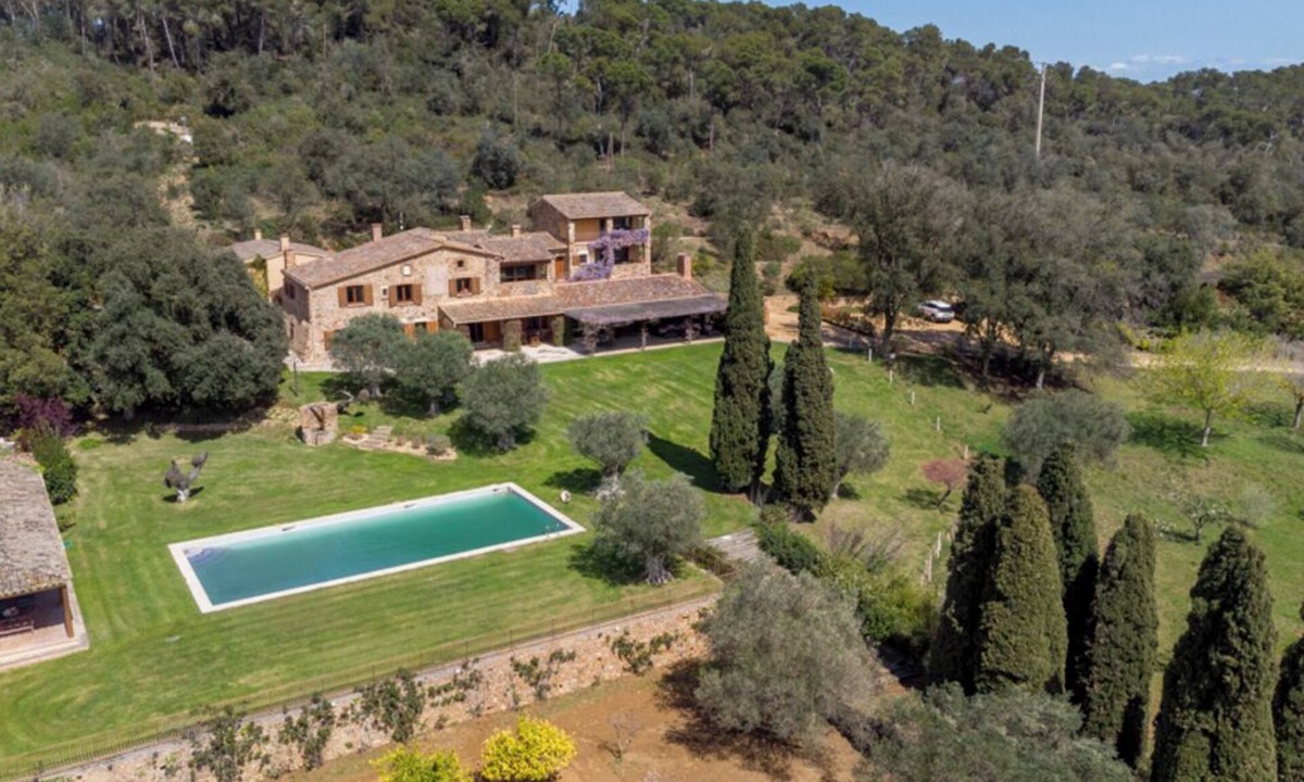 Vall-Llobrega House | EXQUISITE COUNTRY HOUSE ON THE COSTA BRAVA WITH SWIMMING POOL, TENNIS, GYMNASIUM AND EXTENSIVE GROUNDS
