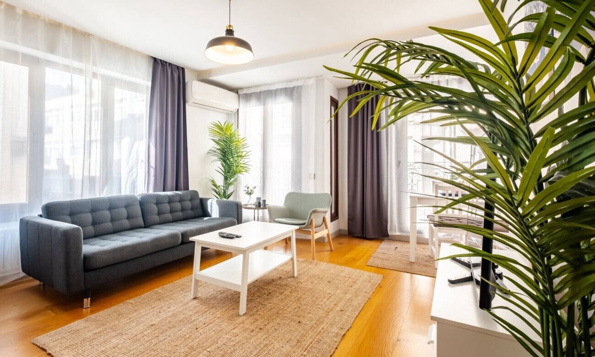 Osmanbey Apartment | Exquisite Flat with Central Location in Nisantasi