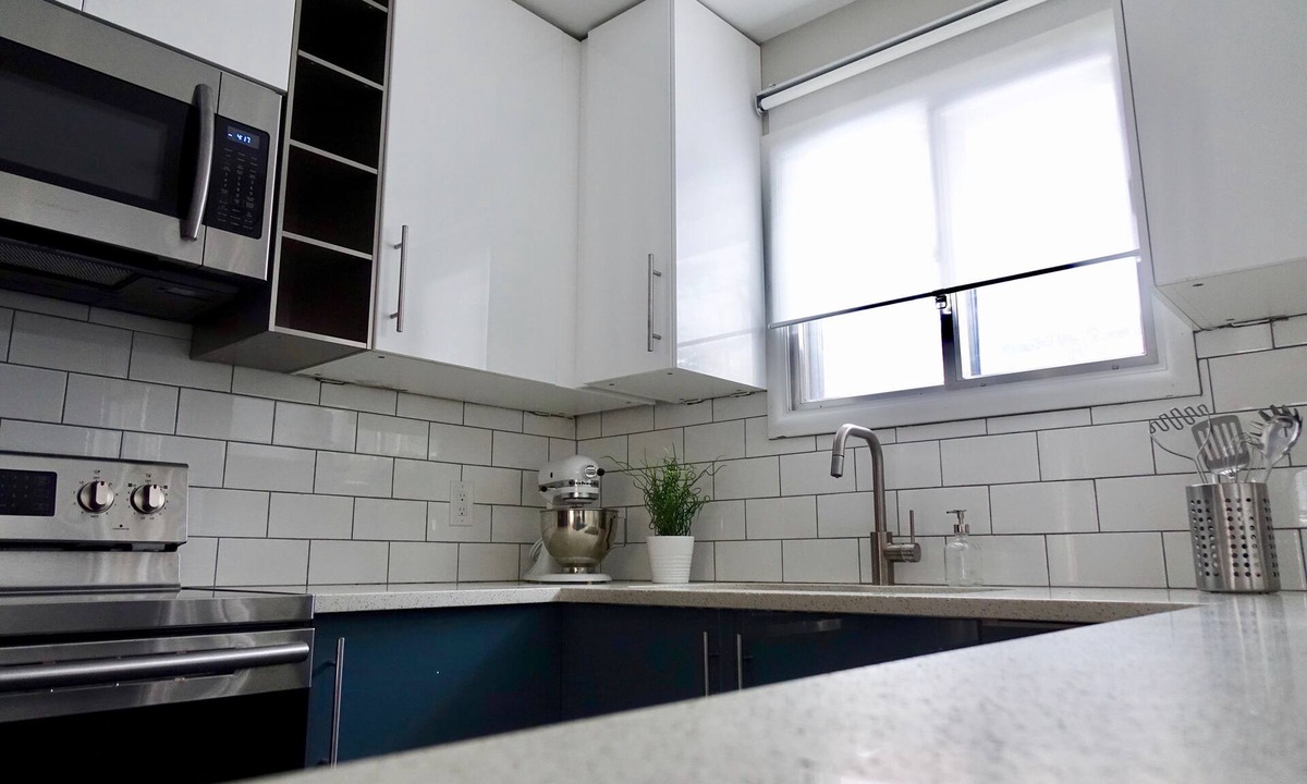 Northwest Calgary House | Exquisite Mid-Cenutry Bungalow Near Downtown