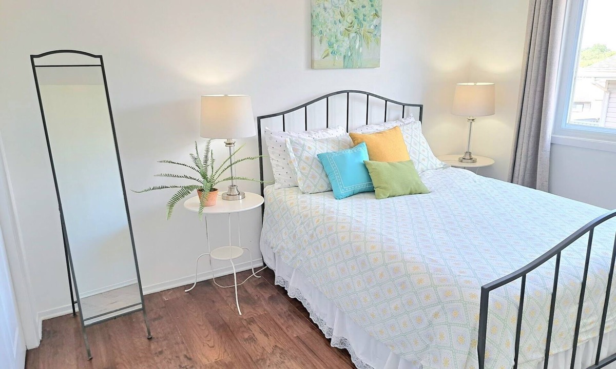 Roselle Apartment | Extended Stay 2 BR Condo - Walk to Train!