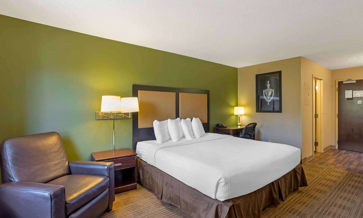 Springfield Hotel | Extended Stay America Select Suites Springfield South