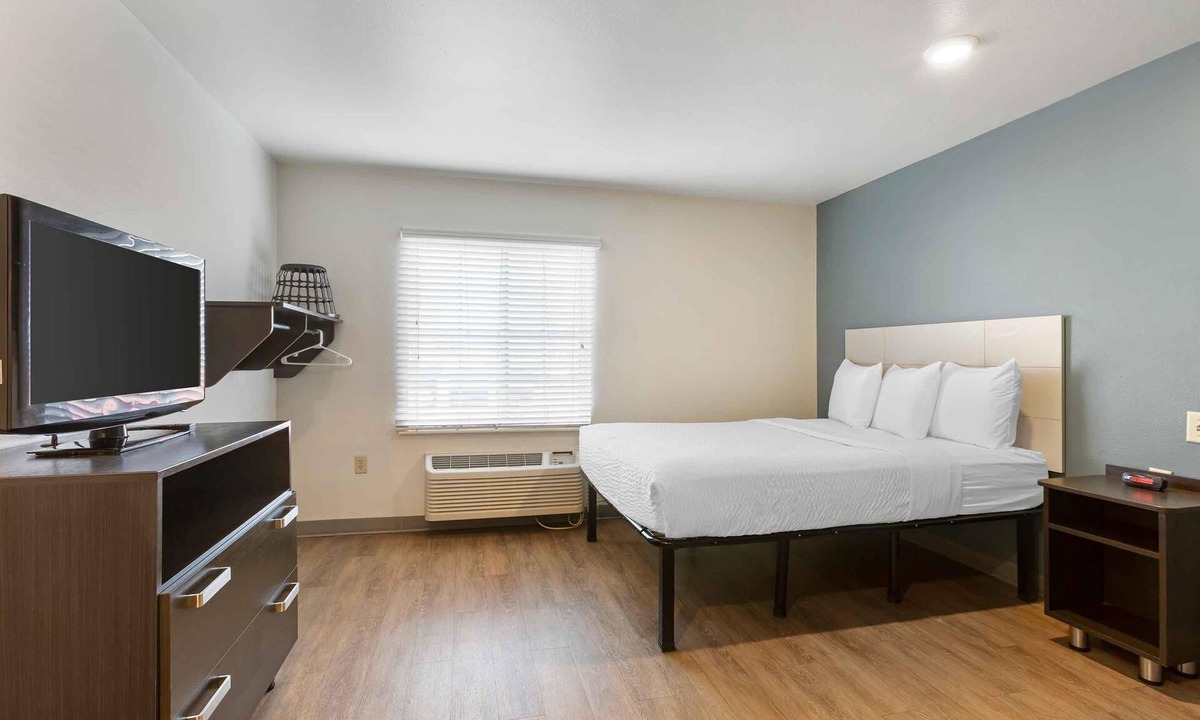North Mountain Hotel | Extended Stay America Select Suites - Phoenix - North