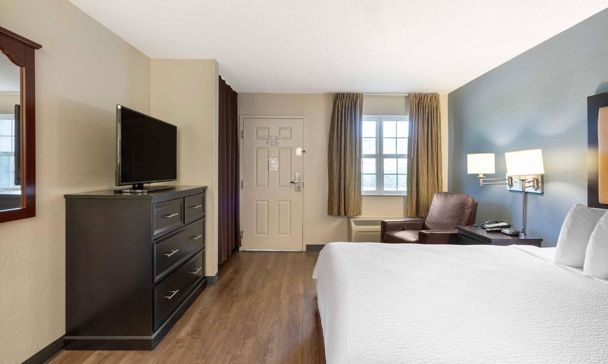 Greenbrier East Hotel | Extended Stay America Suites Chesapeake Crossways Blvd