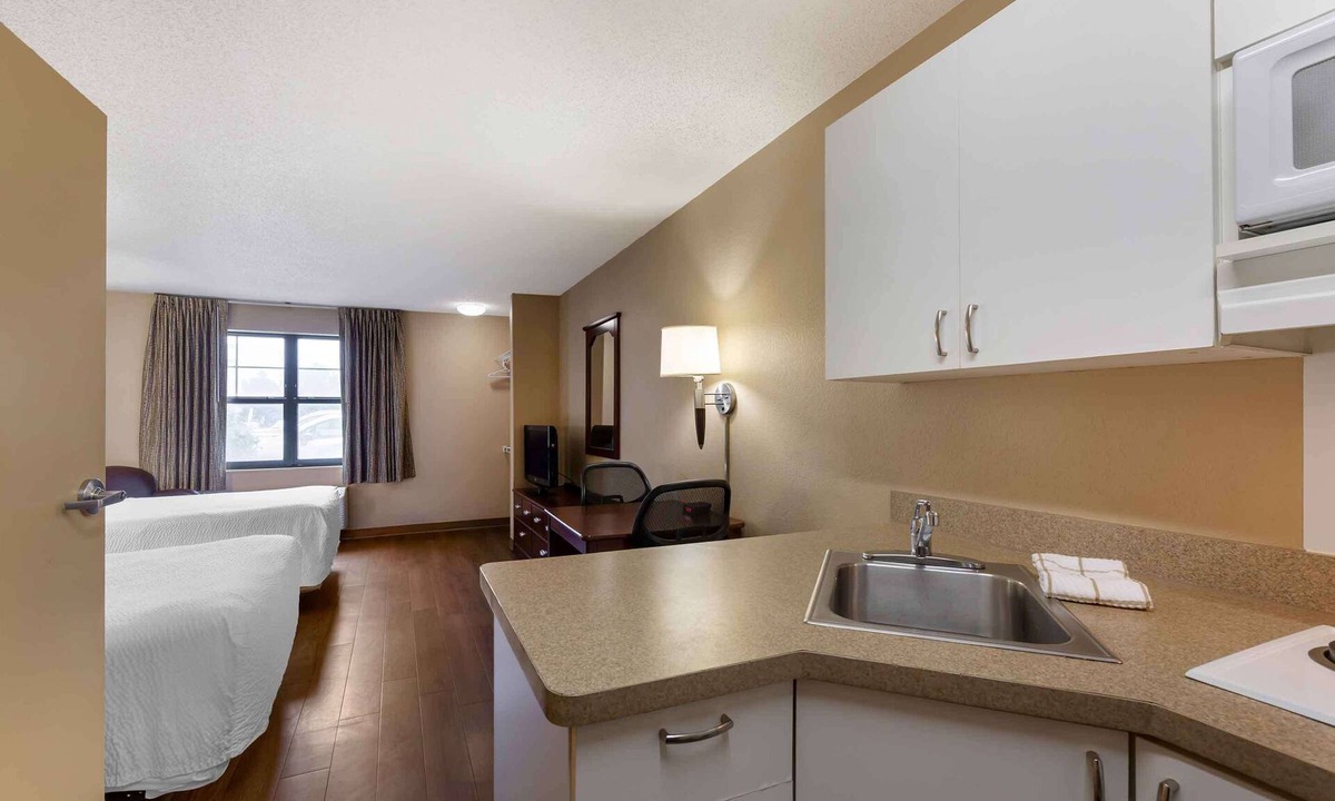 Brooklyn Hotel | Extended Stay America Suites Cleveland Brooklyn