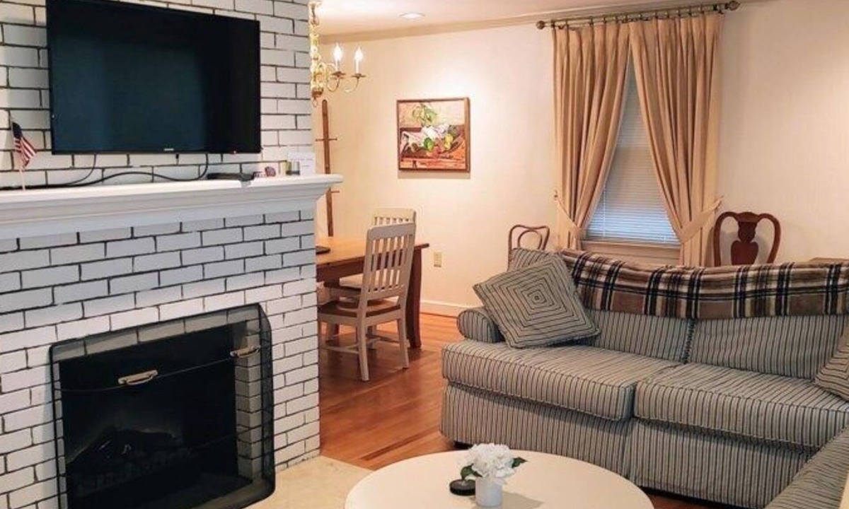 Annapolis House | Extended-Stay Annapolis Home Near USNA & Downtown