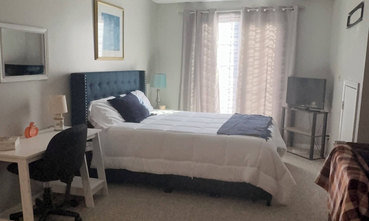 Newport News Apartment | Extra large studio centrally located. Cozy, and quiet. Private parking.
