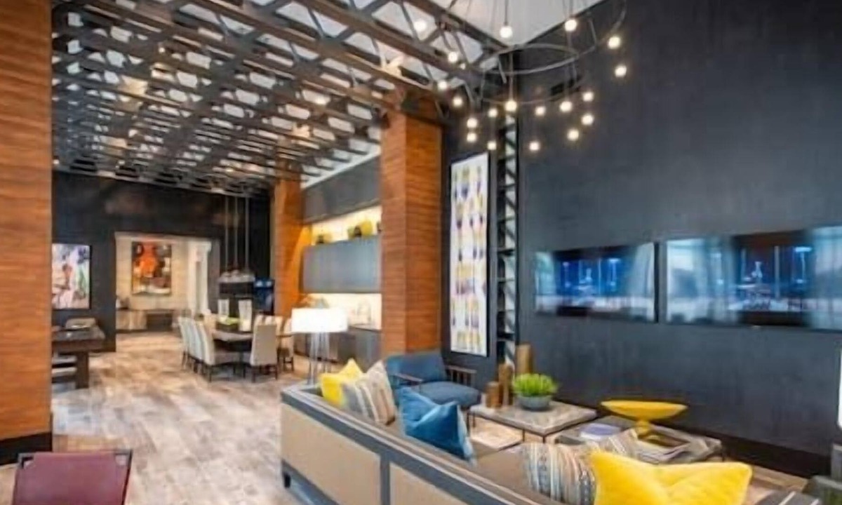 Bluemont Apartment | Extraordinary | Unique | Location| Luxury | Lounge