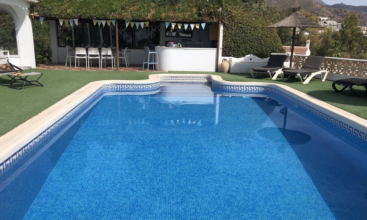 Nerja Villa | Extremely Popular Villa With Large Private Garden, Pool and Parking. Great View
